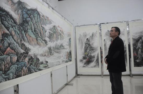 �������黭չɽ������¡�ؿ�չ