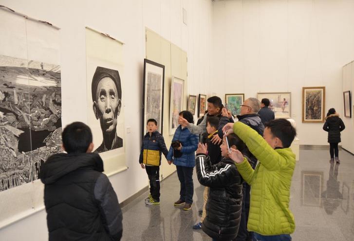 ������Ĵ�ʡ����������Ʒչ�����Ĵ������ݿ�չ