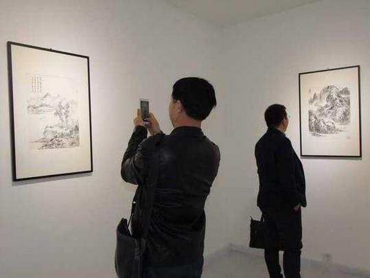 武健新艺术作品展在郑州开幕