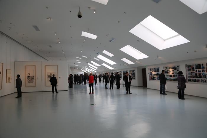 当代十五位美术家作品展巡展四川