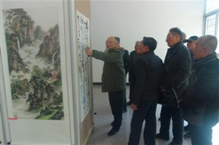 ����Լ���족�黭չ��ʯʨ����