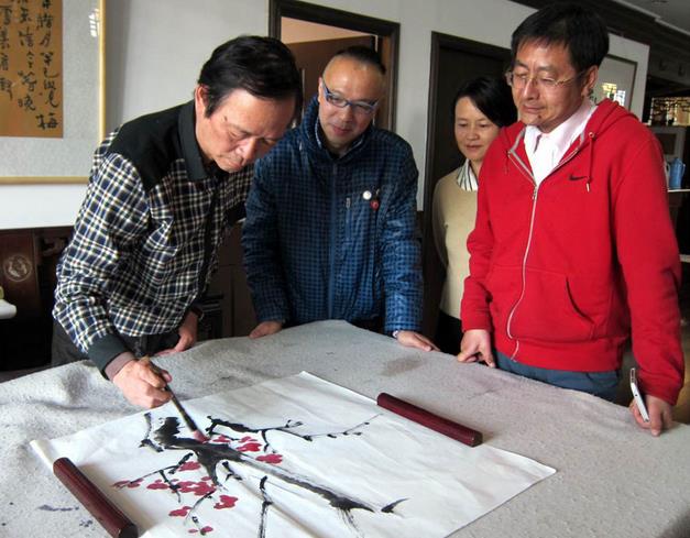 ��ƽӽ÷�黭չ�ں��ݾٰ�