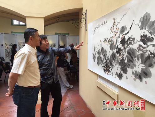 “华夏书画艺术走进新西兰展”在奥克兰开幕