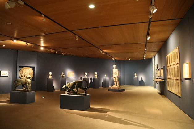 �����ҡ������ڷ���Ʒ���׼���չ����չ��