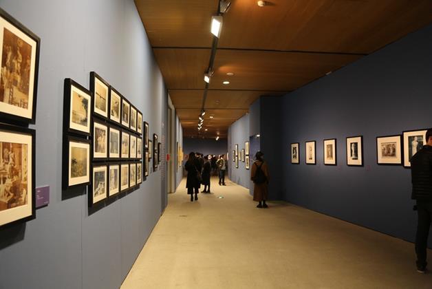 �����ҡ������ڷ���Ʒ���׼���չ����չ��