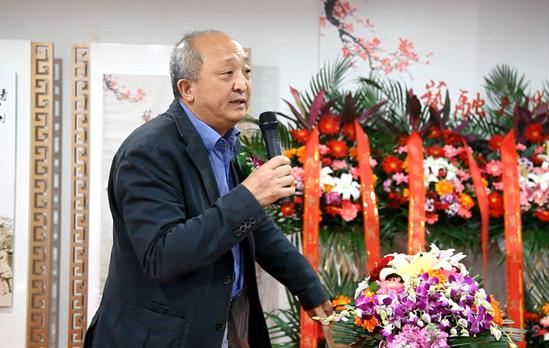 �������¡�����Ұ�滭��Ʒչ�ھ���Ļ