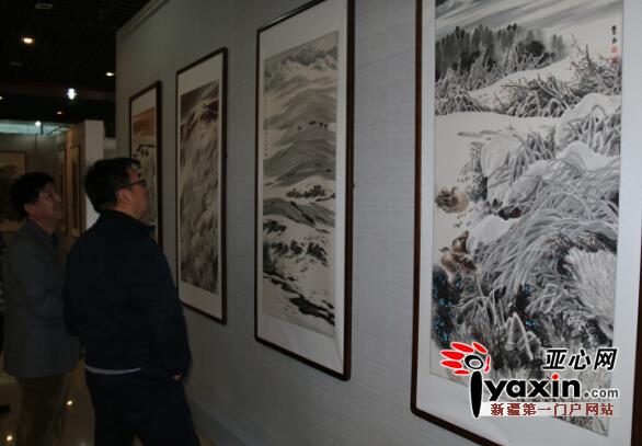 �½���ī���Ͼ���չ��³ľ�뿪Ļ