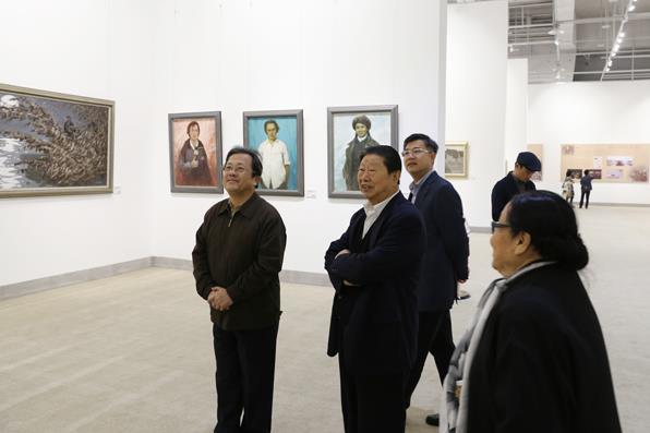 “岁月履痕 报效桑梓”肖峰、宋韧艺术展在扬州开幕