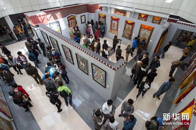 “指尖神韵”藏族唐卡传承人师徒作品联展开幕