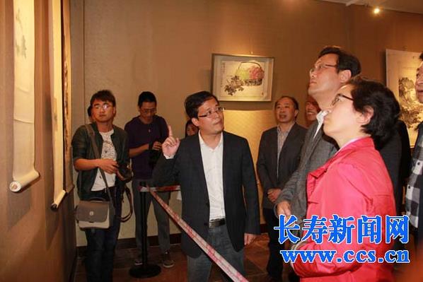 ���弰�������������黭չ��Ļ