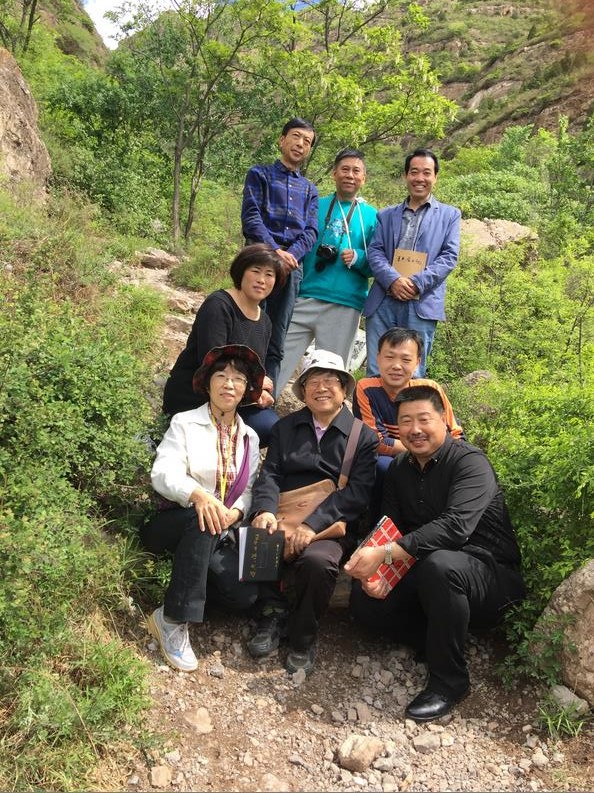 于志学率弟子燕山写生