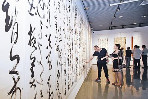 “古中国·新运城”书画摄影展开展