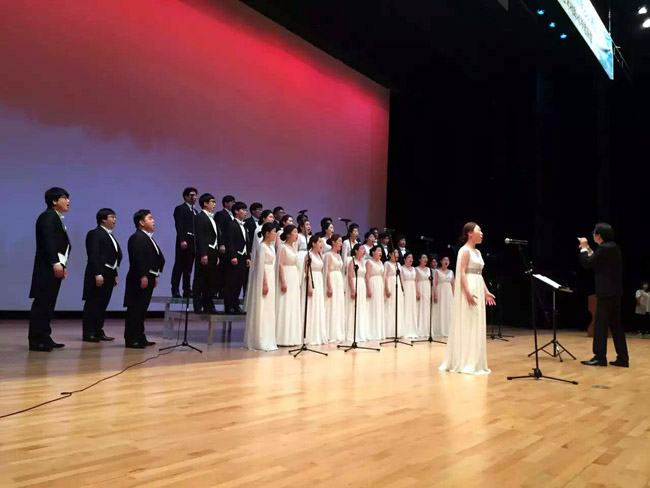 韩国合唱家演唱中国民歌"茉莉花"拉开帷幕