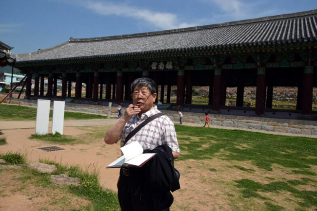 于志学在丽水镇南馆写生