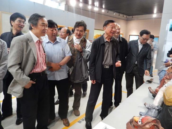 ������㱨��������������񡱵���ʮ��λ��������ƷչѲչ�Ͼ�