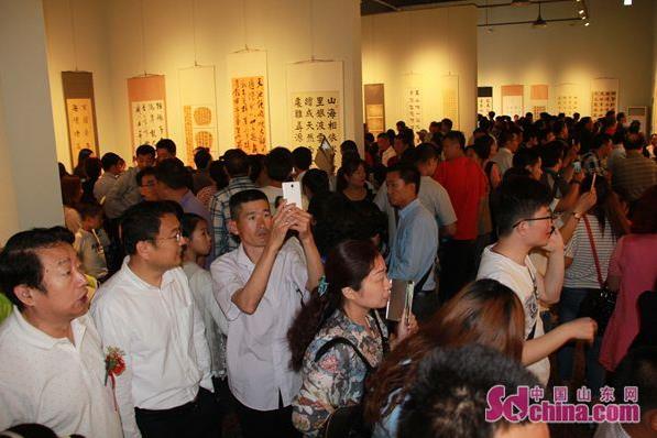 �ൺ��70��ӽ�ൺ�鷨׭��չ��Ļ