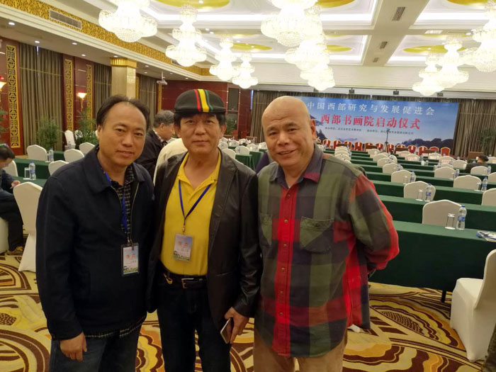 王晓银先生与中美协理事,《美术》杂志主编张文华,著名画家马海方在现场合影