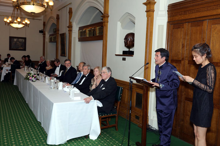 ����������ѧ�󣺰ѹ������½���Ӣ�����Һ͹���