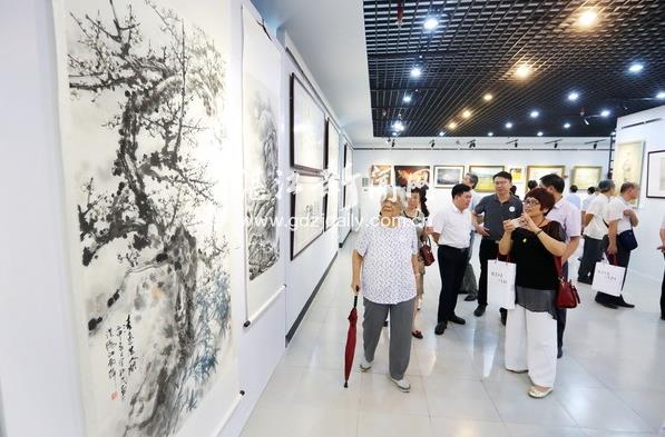 ��ī���ࡢ��������տï���黭��Ʒչ��Ļ