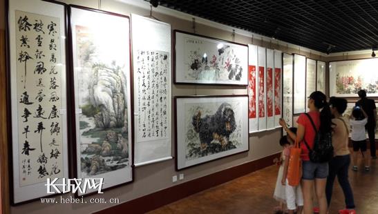 ��Զ�����ߺӱ�ʡ�黭��Ʒչ��Ļ