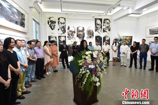 艺术家张肇达个人画展“炁”在京举行