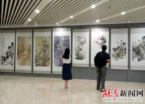 ���������ʫ�黭��չ����ɳ��չ