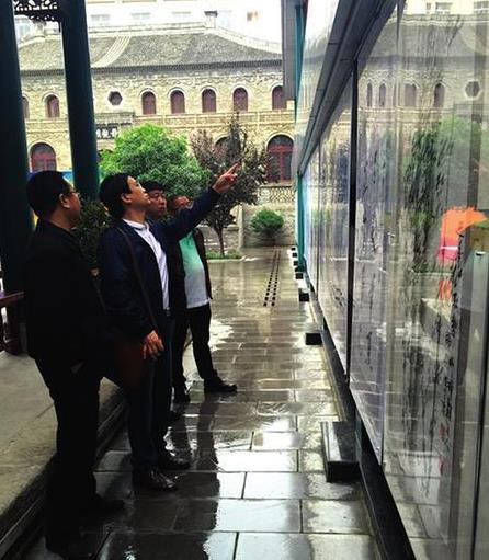 ����ʫ�黭��չ��300��˿·��Ʒչ��