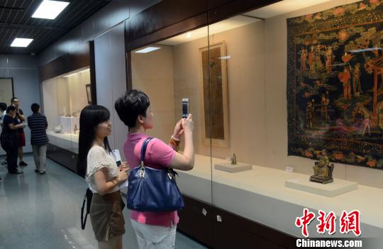 “怀古匠心”收藏精品展启幕