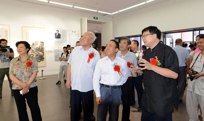 ���ճ��������¼��ƽ�ī������Ѳ��չΫ����չ