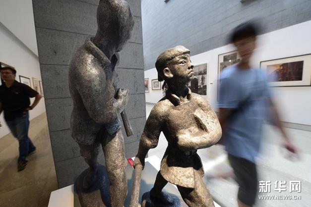 ���ݾٰ�����95����������Ʒչ