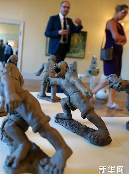 �й�������������Ʒ�ڵ¹�չ��