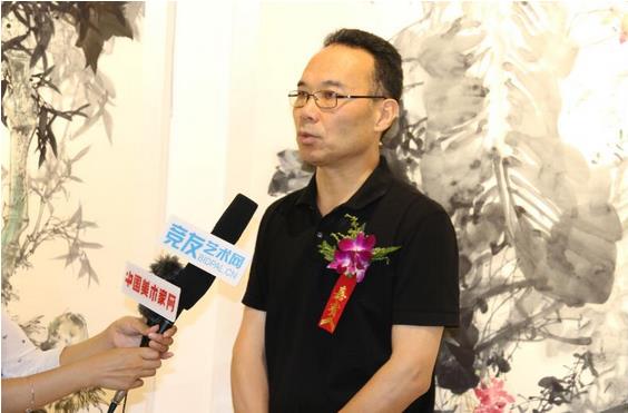 ����ɭ����СƷչ��һ������Ļ