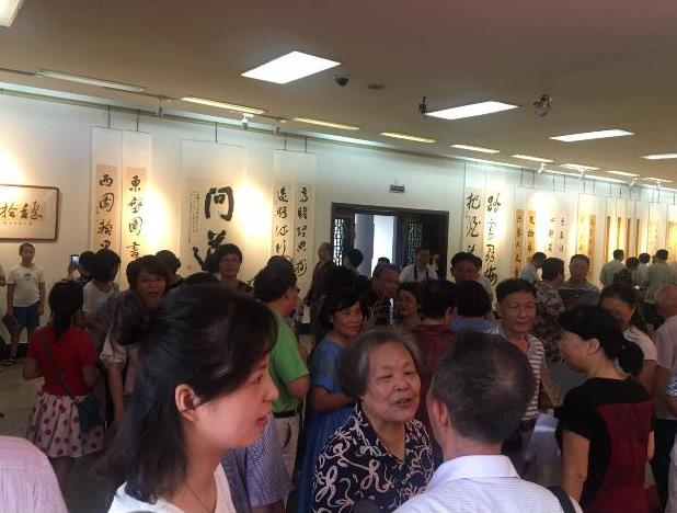 �Ƽ�������黭��Ʒ�ڸ���չ��