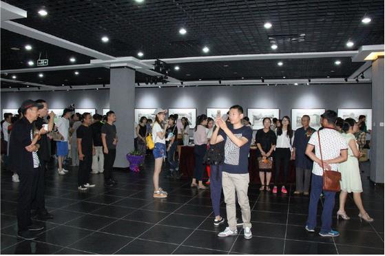 �������▪����չ�ھ�����