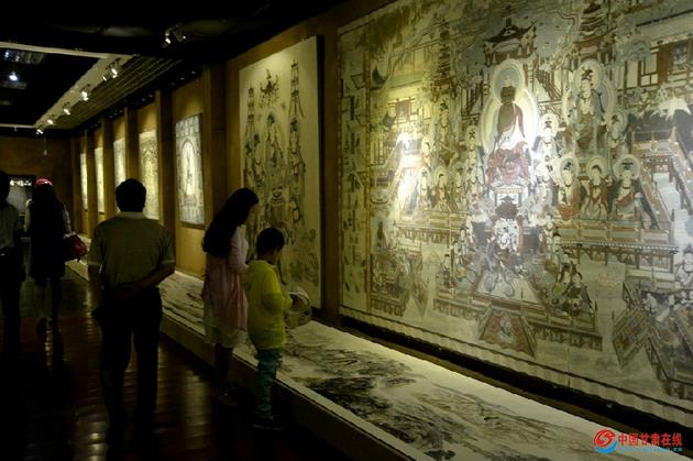 �ػ��ľ��黭����չ�ڶػͻ�Ժ�ٰ�