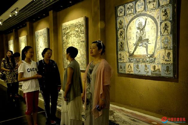 �ػ��ľ��黭����չ�ڶػͻ�Ժ�ٰ�