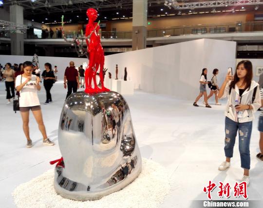 �д������� ���Ĳ�ʦ����Ʒչ������Ļ