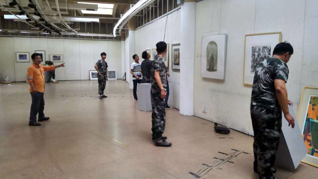 2016�����������ոߵ�ԺУ��ʦ�滭չ������Ļ