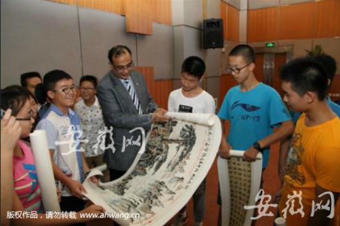 ��ɽ12λѧ���ѻ��ݡ��͡������Ϲ���Ա