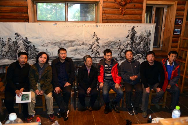冰雪画派与华洋集团董事长秦晓飞 卢平摄