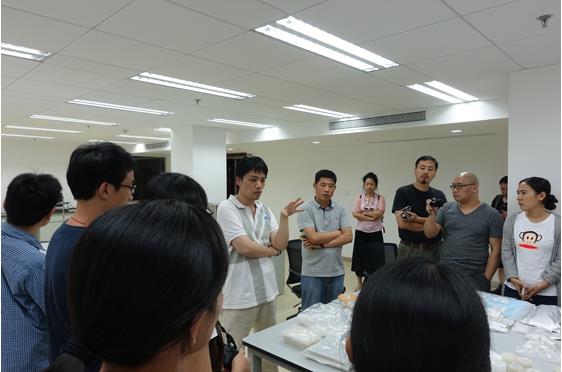 做中国美术馆界的第一批“艺术品保护医生”