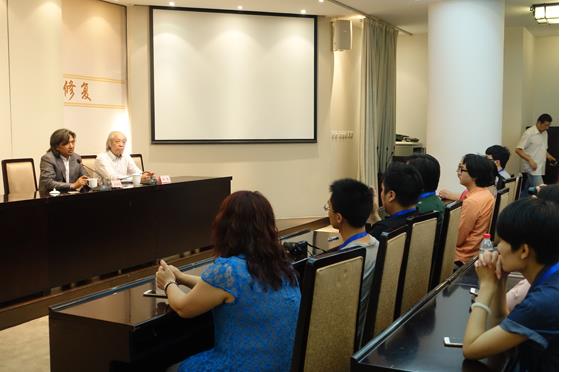 做中国美术馆界的第一批“艺术品保护医生”