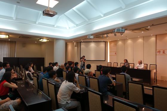 做中国美术馆界的第一批“艺术品保护医生”