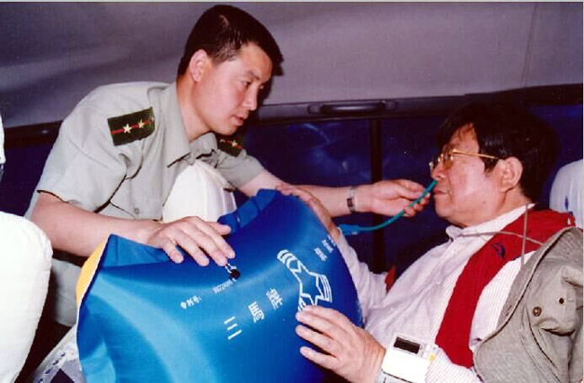 2003年于志学在青海可可西里写生