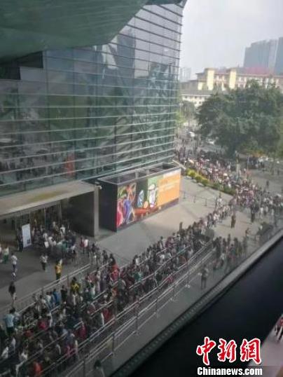 �����ڼ�15���ˡ��ɶ�����ݡ���չ