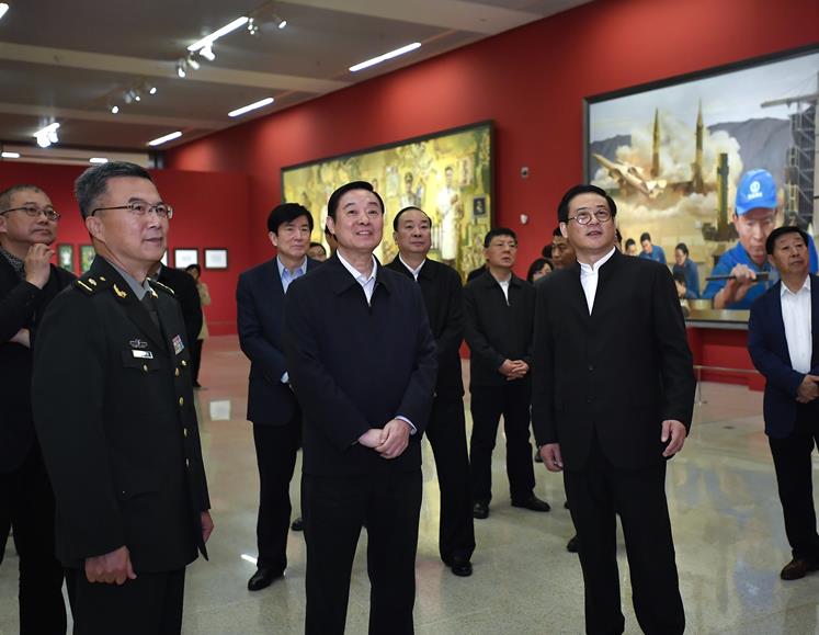 刘奇葆强调 :刻画时代典型人物 描绘民族卓越风华