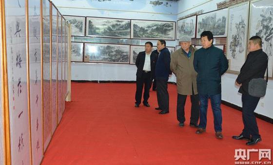 ɽ�����پٰ�����黭���Ҿ�Ʒչ