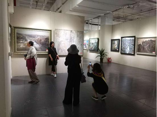 �й��챯�軭Ժ����25�����黭չ�ھ���Ļ