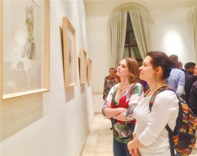 ��һ��һ·��ӡ���й��������黭չ��Ī˹�ƿ�Ļ