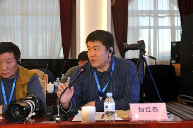 冰雪画派画家加宏杰发言